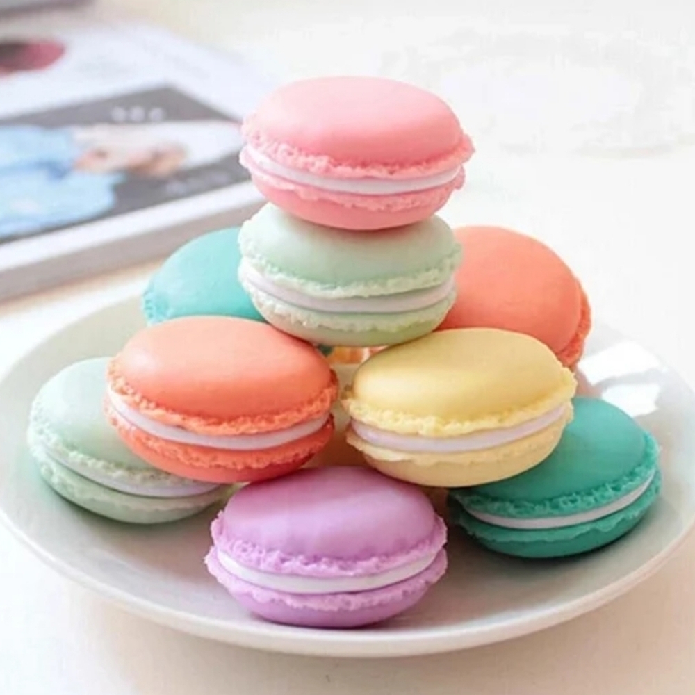 Macaroon Cookie Portable Pill Container